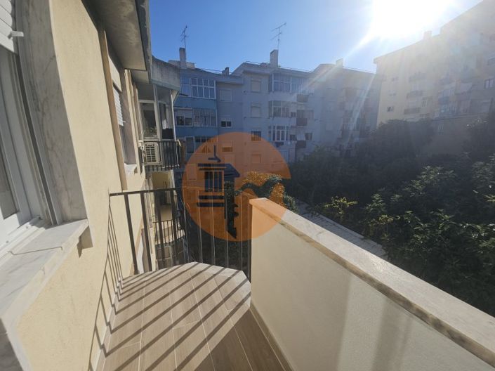 Image No.24-3 Bed Apartment for sale