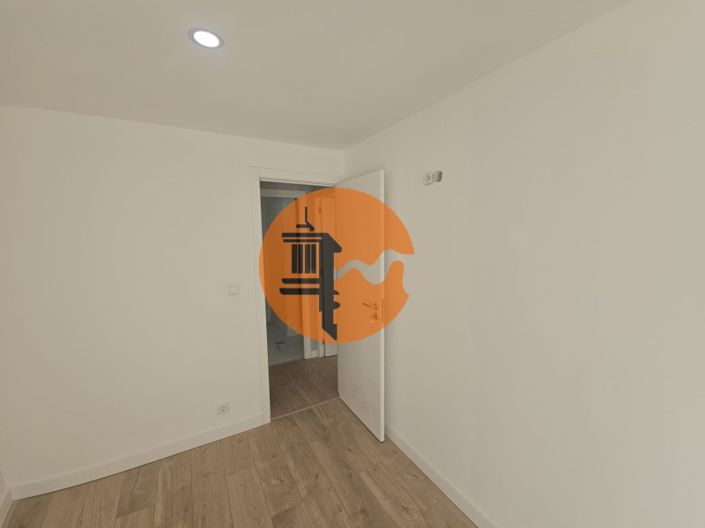 Image No.27-3 Bed Apartment for sale