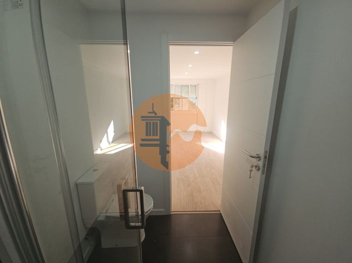 Image No.34-3 Bed Apartment for sale