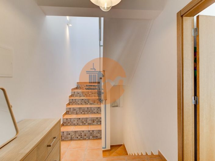 Image No.11-2 Bed House for sale