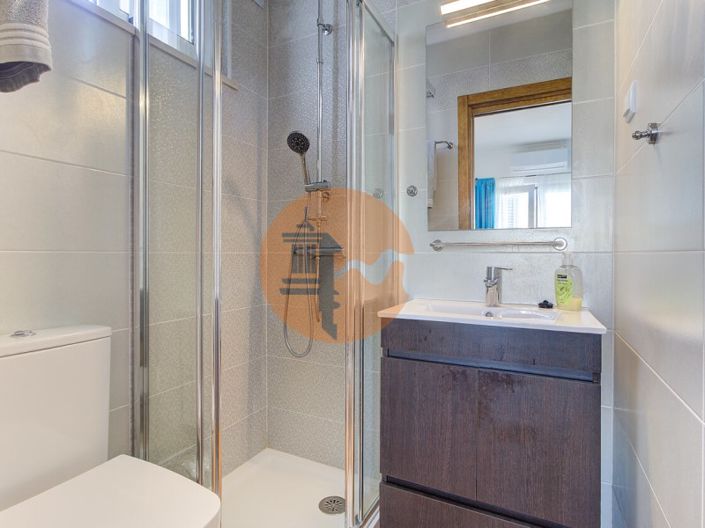 Image No.17-2 Bed House for sale