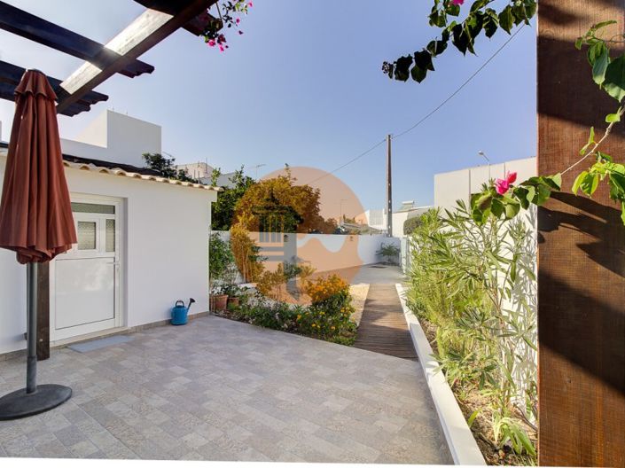 Image No.32-2 Bed House for sale