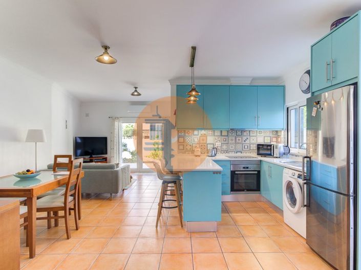 Image No.5-2 Bed House for sale