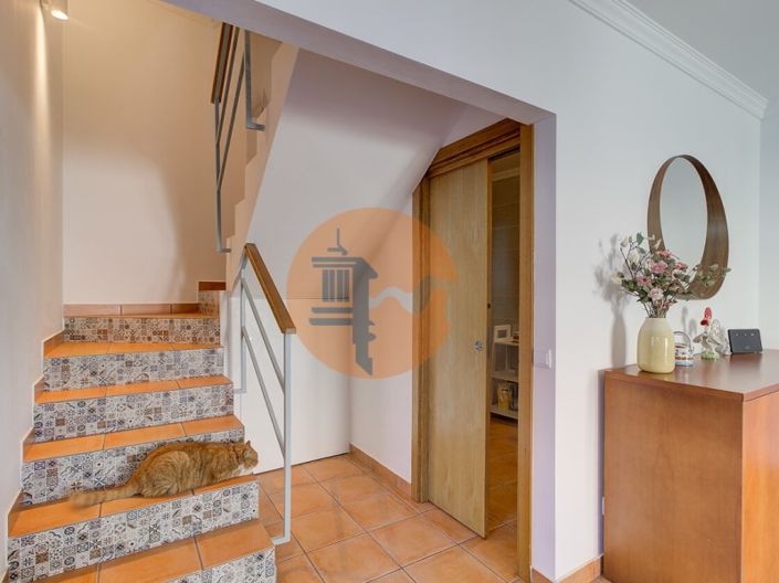 Image No.9-2 Bed House for sale