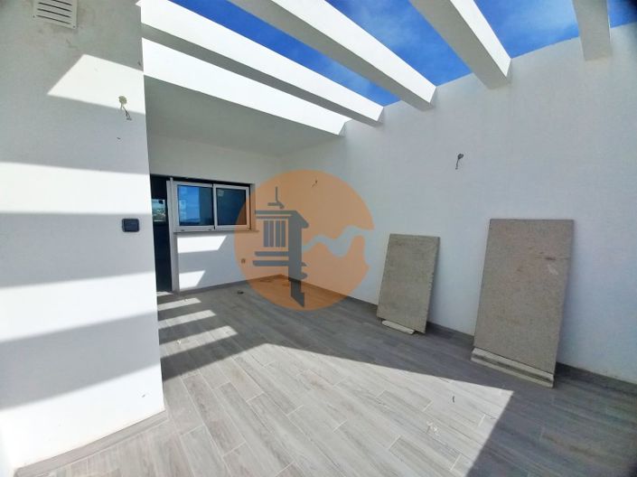 Image No.1-3 Bed Apartment for sale