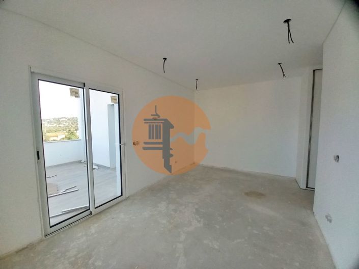 Image No.18-3 Bed Apartment for sale