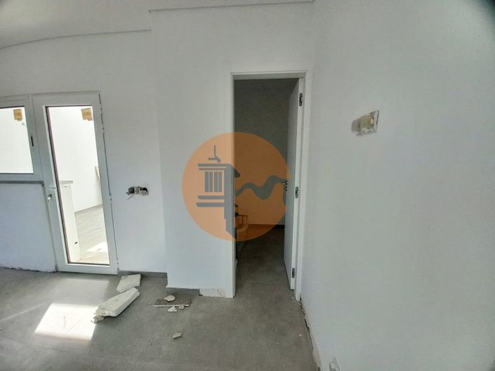 Image No.8-3 Bed Apartment for sale