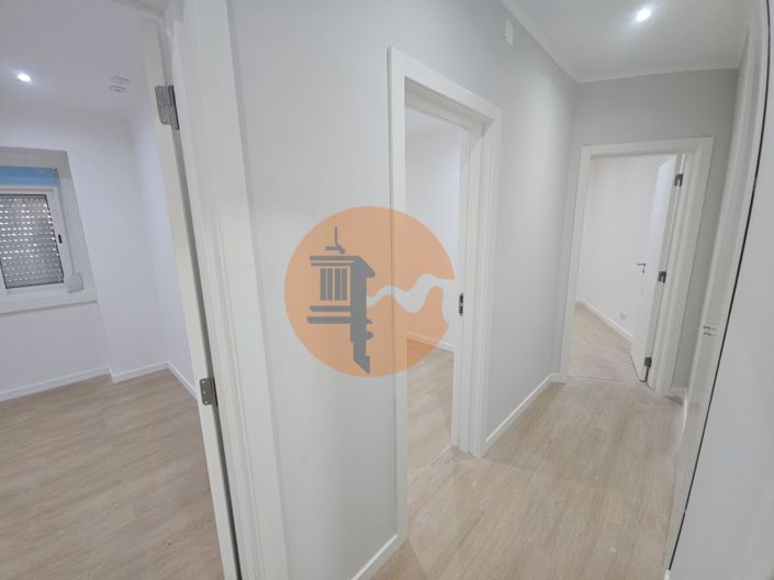 Image No.20-2 Bed Apartment for sale