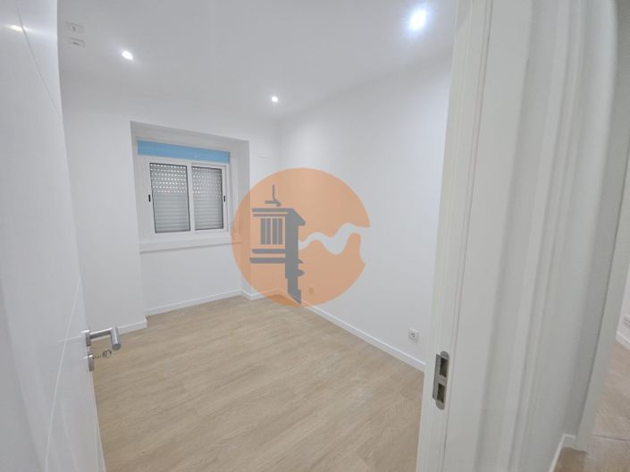 Image No.21-2 Bed Apartment for sale