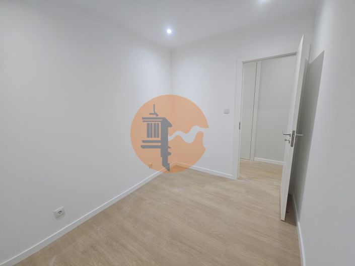 Image No.23-2 Bed Apartment for sale