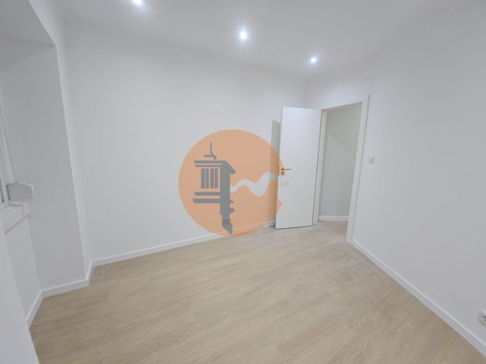 Image No.28-2 Bed Apartment for sale