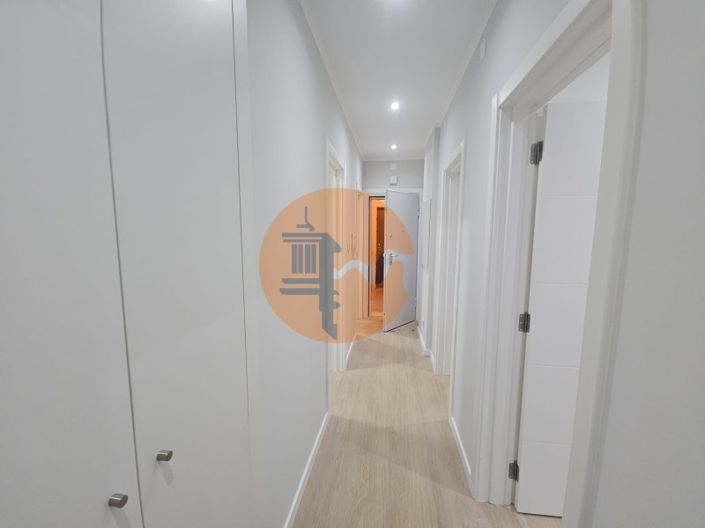 Image No.29-2 Bed Apartment for sale