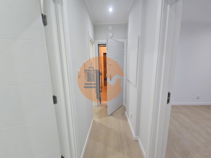 Image No.30-2 Bed Apartment for sale