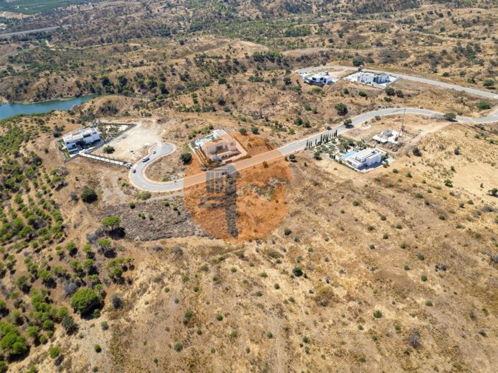 Image No.15-5 Bed House for sale