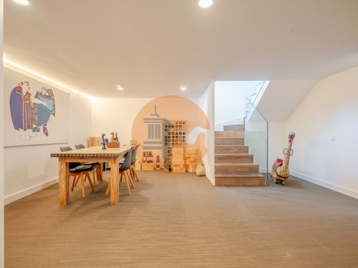 Image No.26-5 Bed House for sale