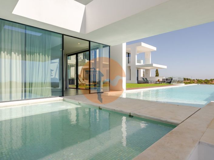 Image No.3-5 Bed House for sale