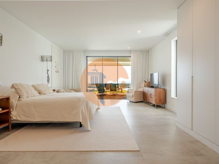 Image No.31-5 Bed House for sale