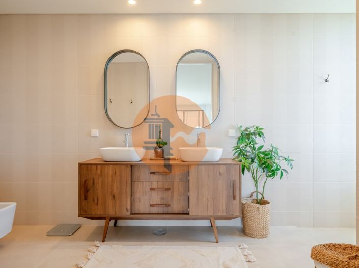 Image No.34-5 Bed House for sale