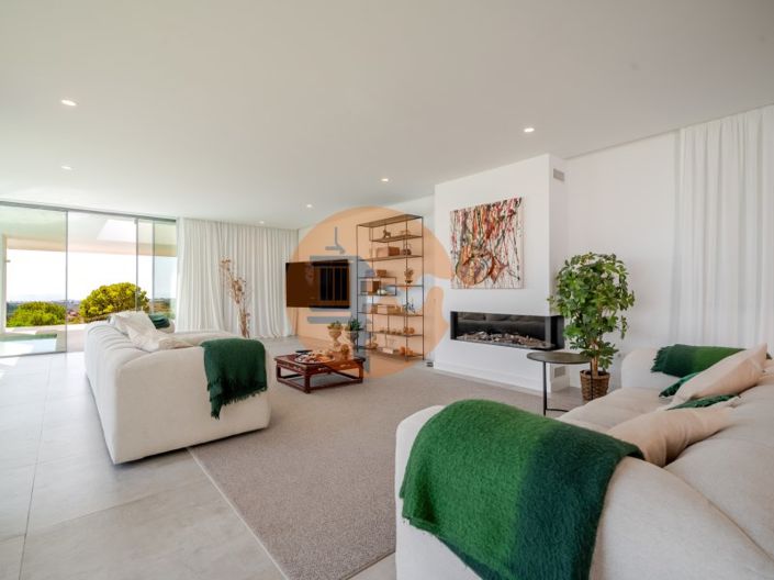 Image No.40-5 Bed House for sale