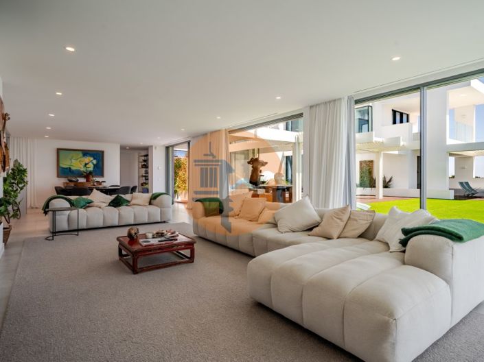 Image No.43-5 Bed House for sale