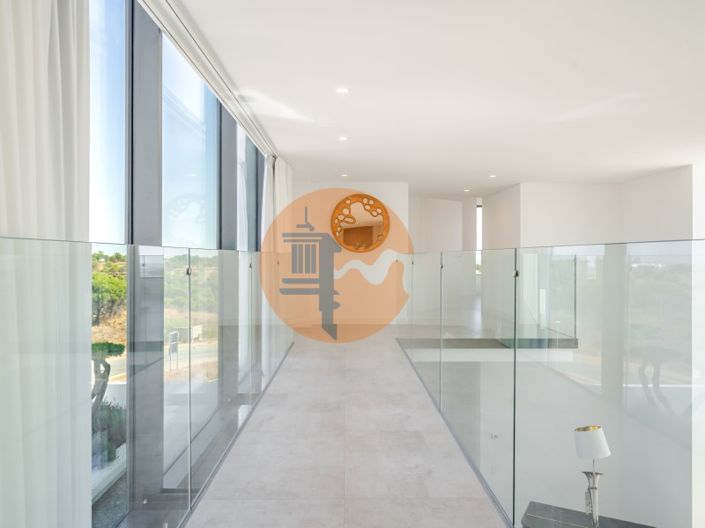 Image No.49-5 Bed House for sale