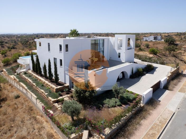 Image No.7-5 Bed House for sale