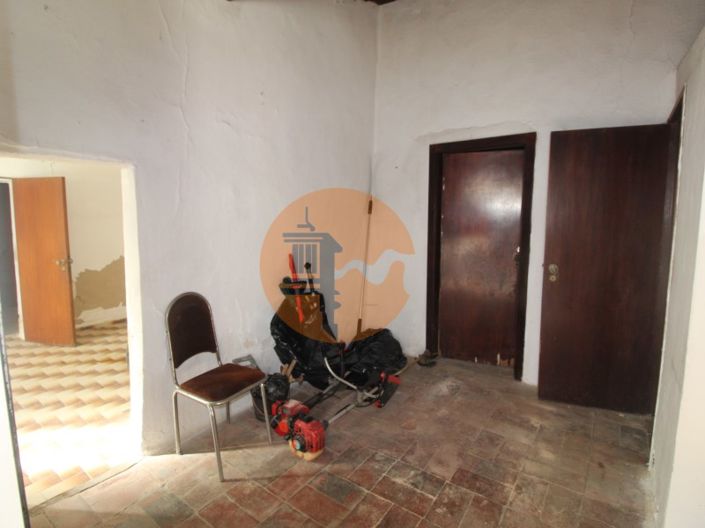 Image No.8-3 Bed House for sale