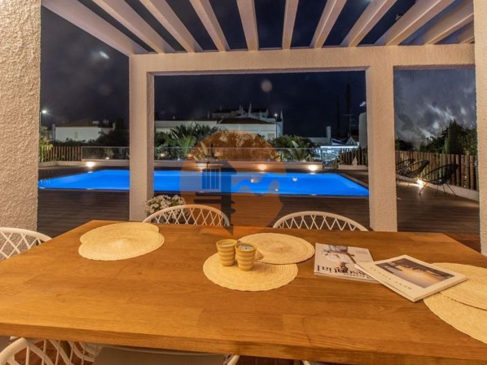 Image No.3-5 Bed House for sale