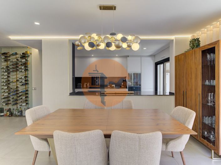 Image No.15-3 Bed Apartment for sale