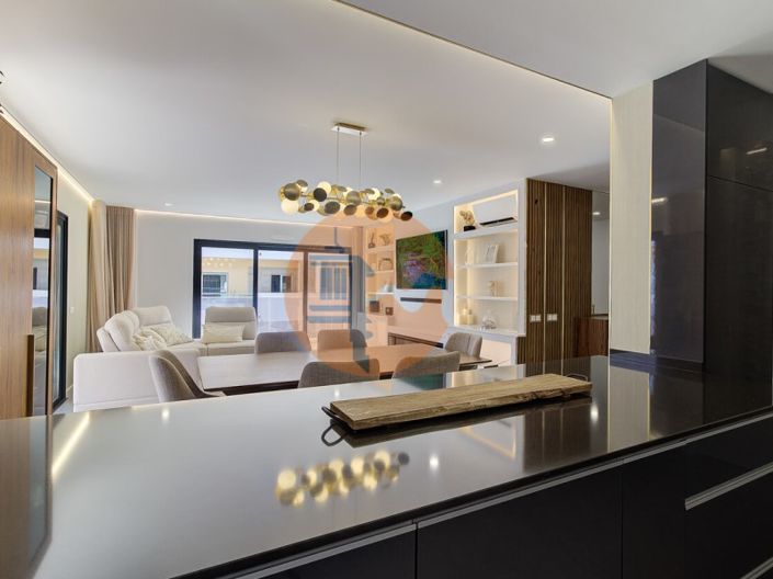 Image No.17-3 Bed Apartment for sale