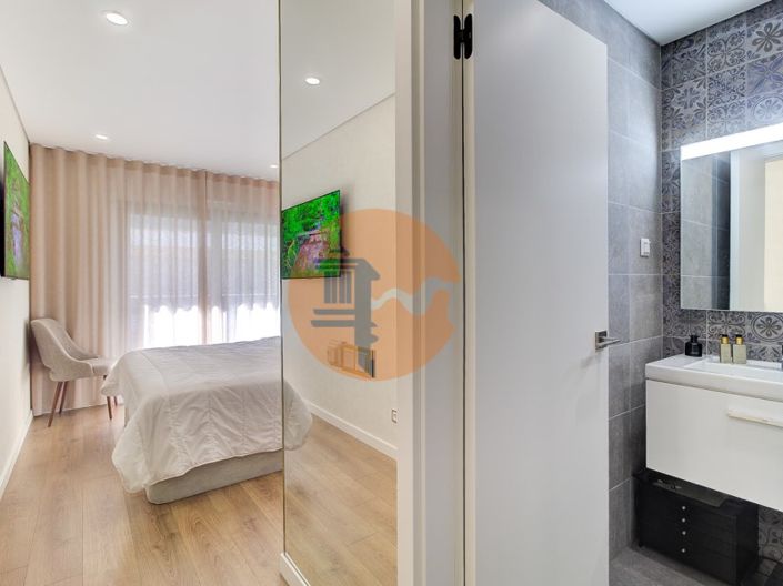 Image No.29-3 Bed Apartment for sale