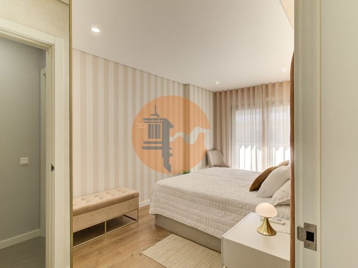 Image No.36-3 Bed Apartment for sale