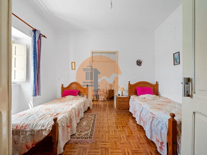 Image No.14-4 Bed Farmhouse for sale