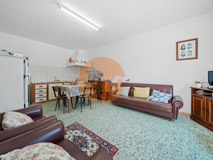 Image No.21-4 Bed Farmhouse for sale