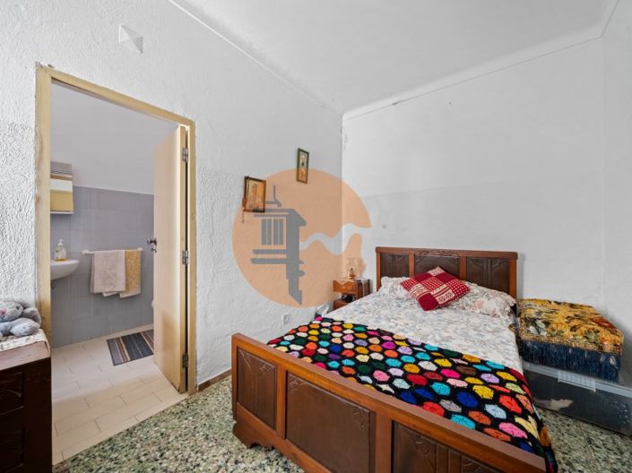 Image No.23-4 Bed Farmhouse for sale