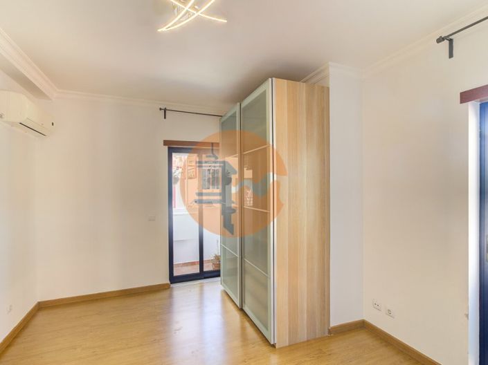 Image No.14-3 Bed Apartment for sale