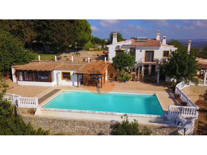 Image No.1-4 Bed House for sale