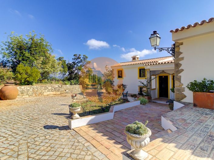 Image No.10-4 Bed House for sale