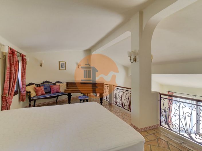 Image No.14-4 Bed House for sale