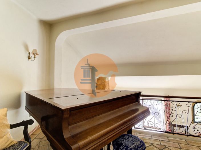 Image No.15-4 Bed House for sale