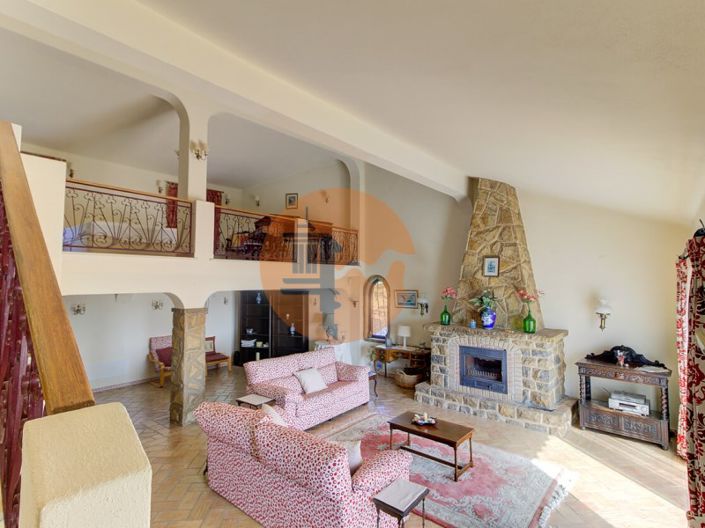 Image No.17-4 Bed House for sale