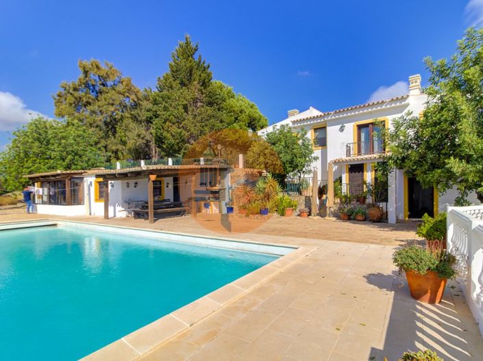 Image No.2-4 Bed House for sale