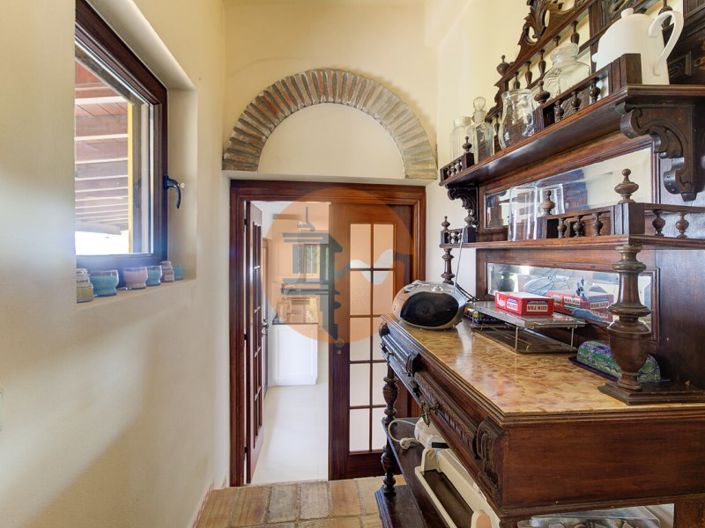 Image No.24-4 Bed House for sale