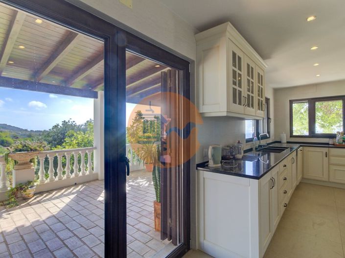 Image No.26-4 Bed House for sale