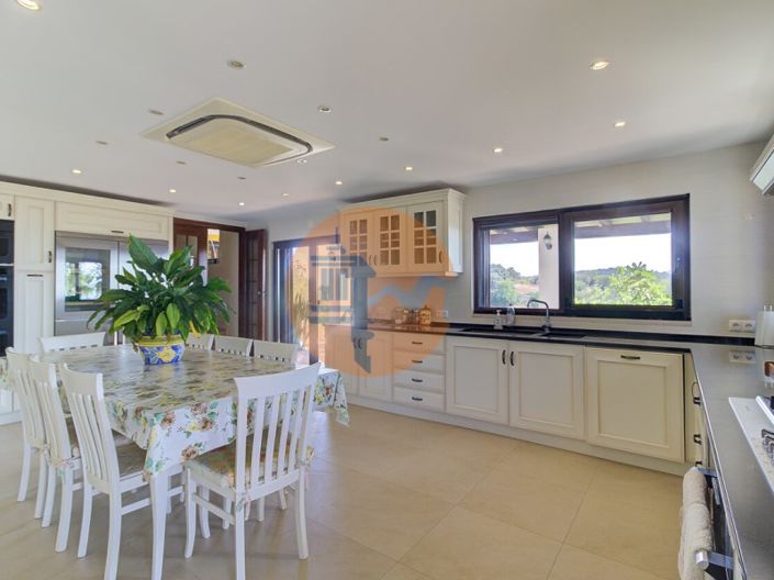 Image No.27-4 Bed House for sale