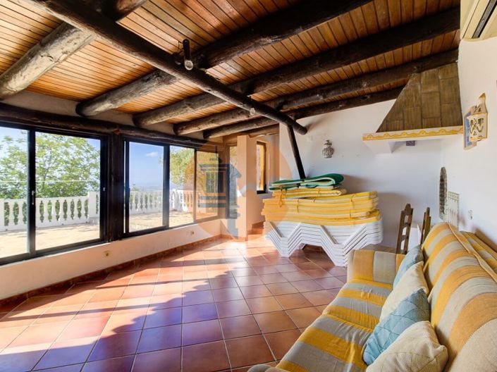 Image No.40-4 Bed House for sale