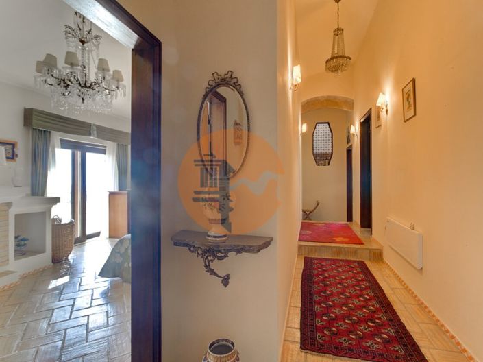 Image No.42-4 Bed House for sale