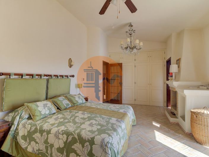 Image No.45-4 Bed House for sale