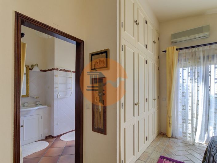 Image No.48-4 Bed House for sale