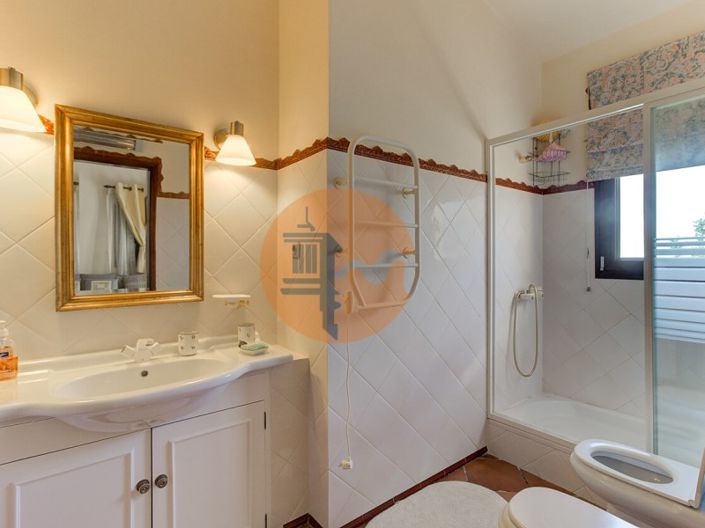 Image No.49-4 Bed House for sale